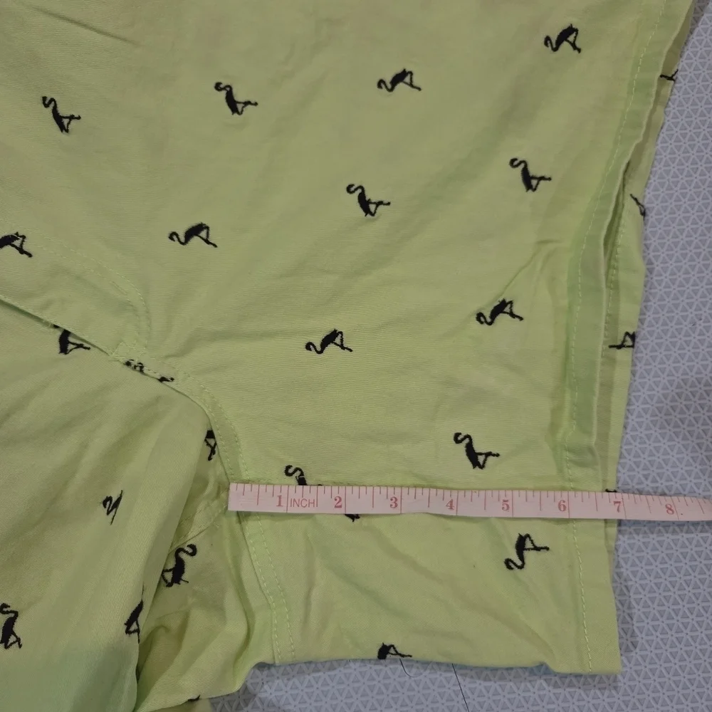 Crown & Ivy Women's Green Flamingo Print Shorts Size 24W - Picture 7 of 10